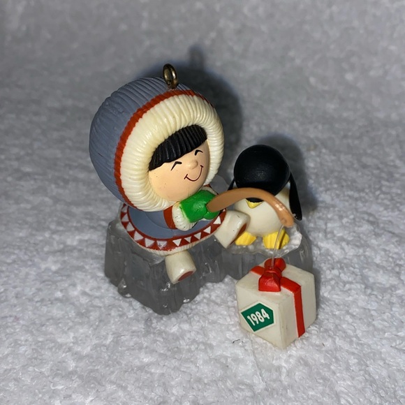 Hallmark Frosty Friends 1984 Ornament 5th in Series No Box Fishing Penguin - Picture 1 of 7